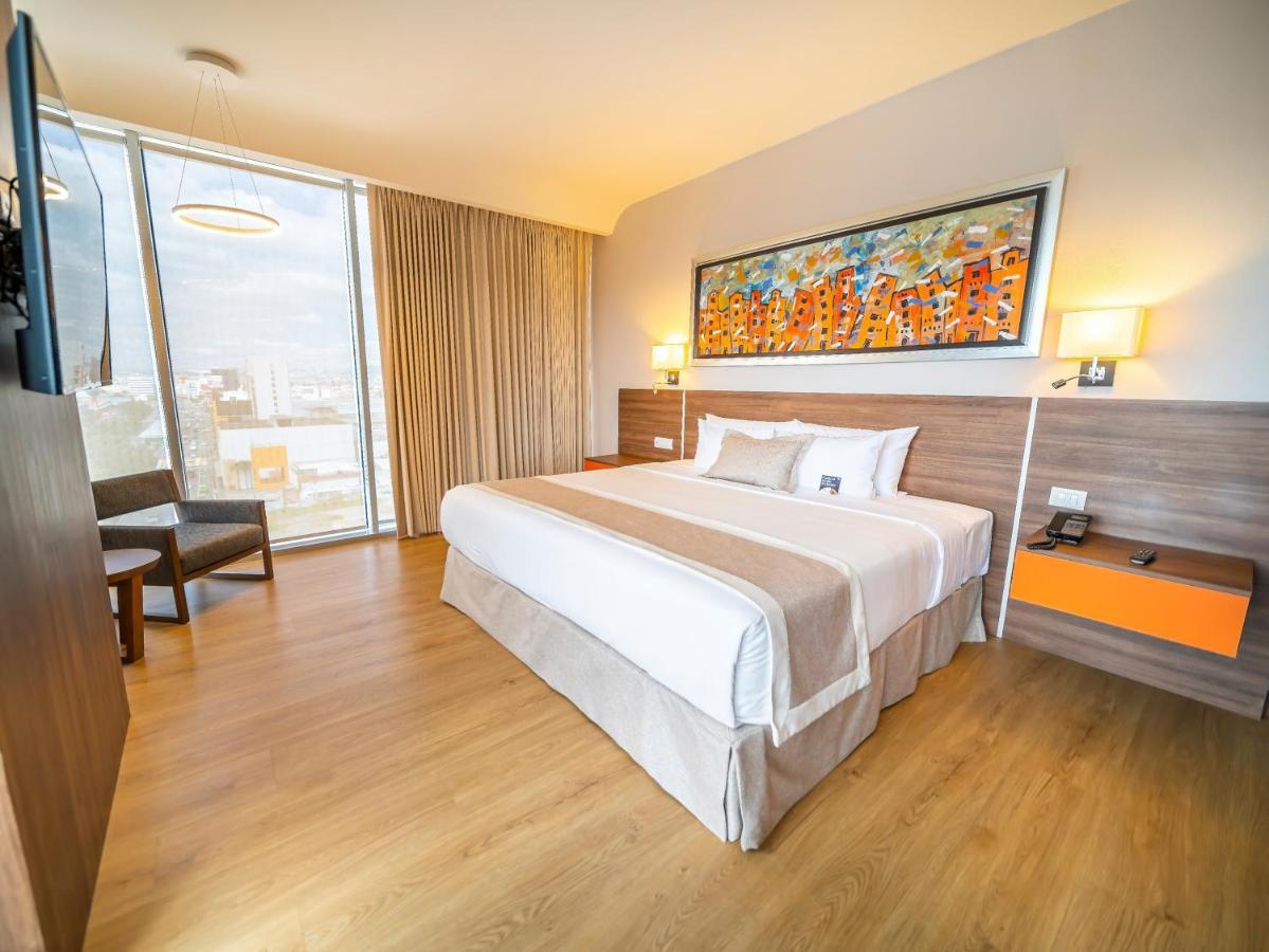 Metria Hotel León de los Aldamas Extérieur photo