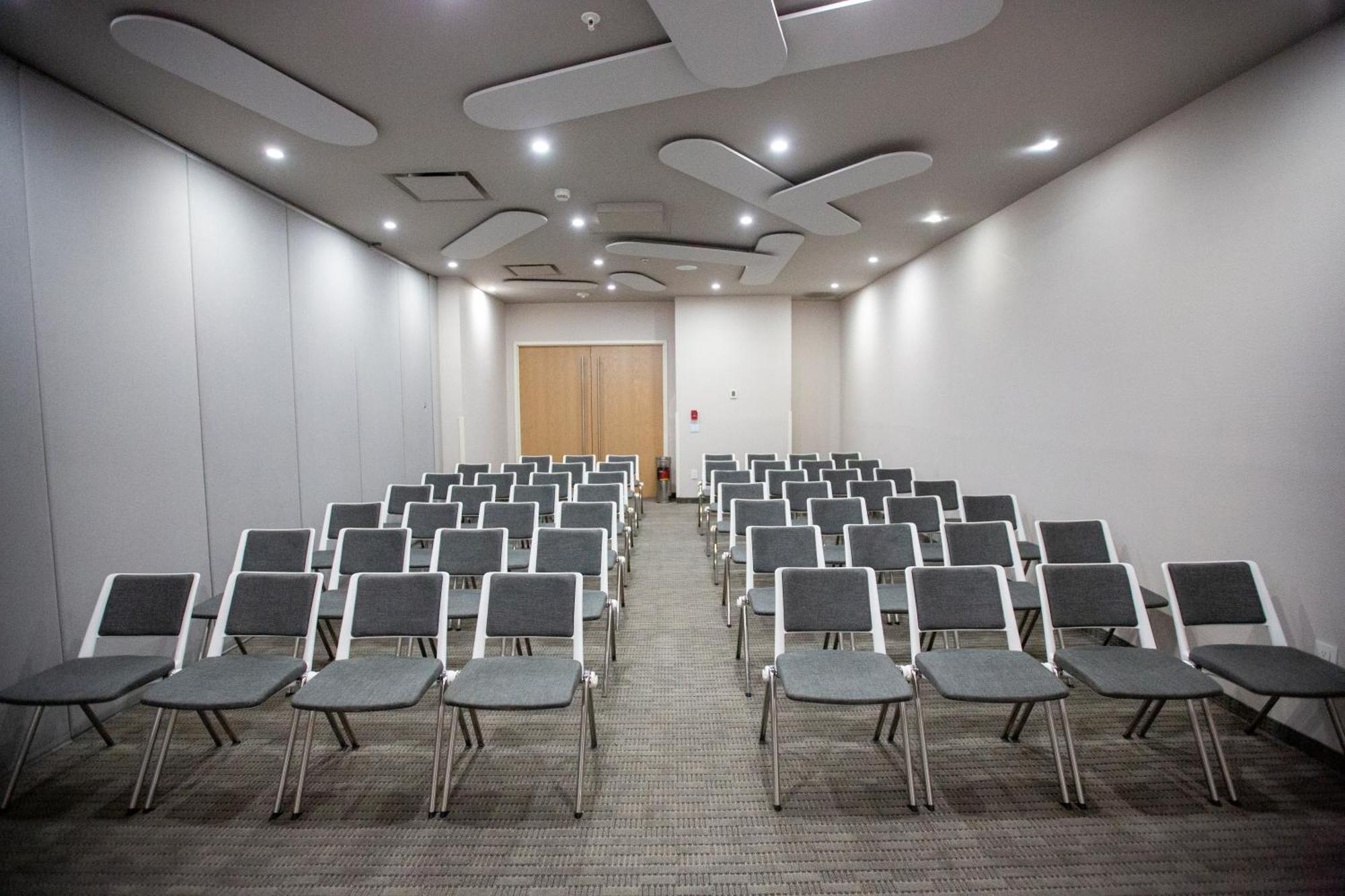 Metria Hotel León de los Aldamas Extérieur photo The lecture theatre
