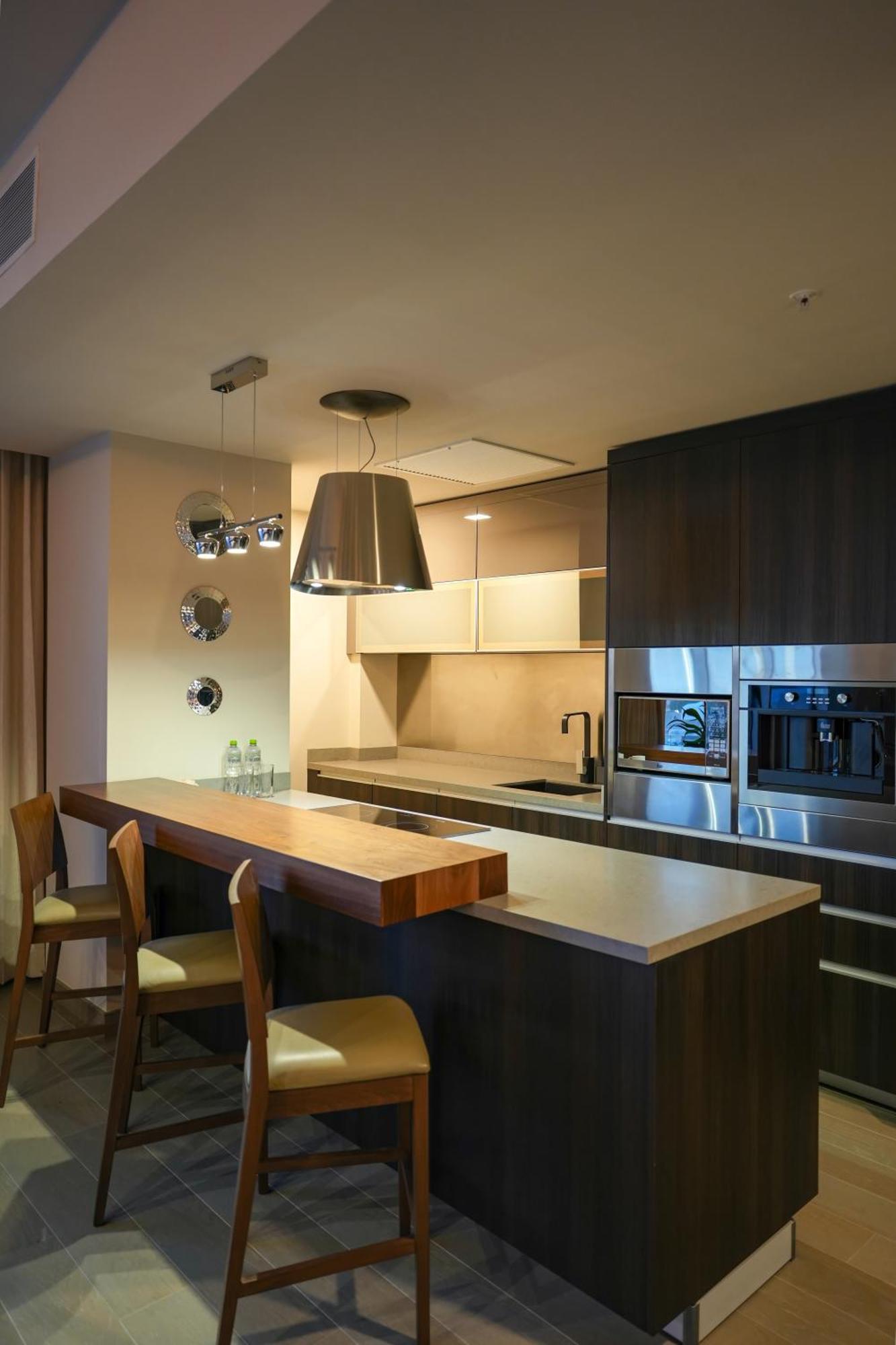 Metria Hotel León de los Aldamas Extérieur photo A modern kitchen